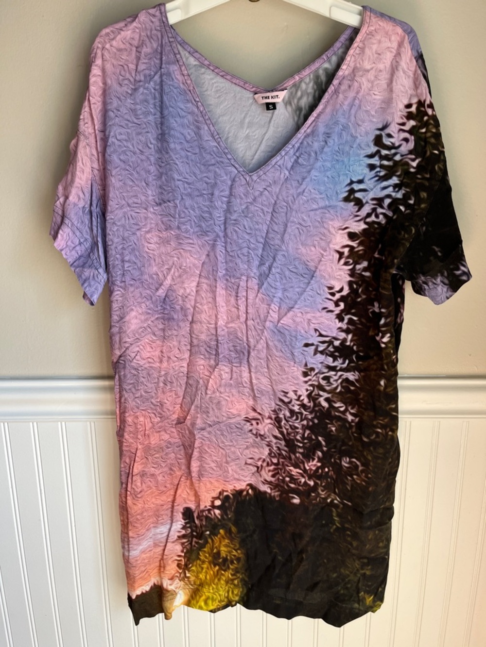The Kit V-Neck Sunset Landscape Print Tee Dress Pink Purple Black Small